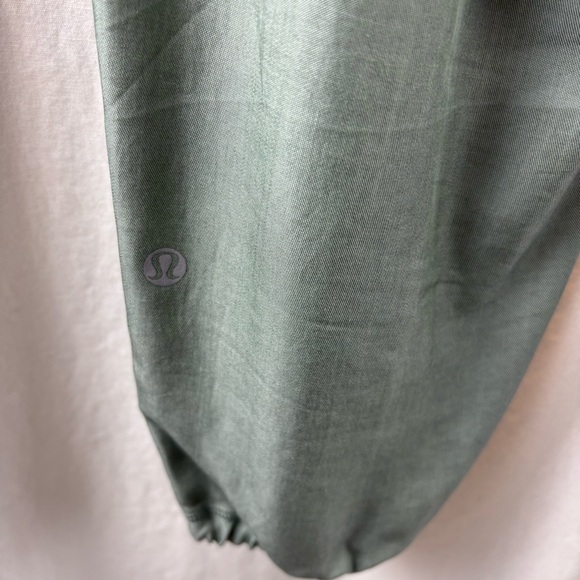 Lululemon Post Power Crop
Earl Grey / Heathered Earl Grey 6 - Picture 13 of 14